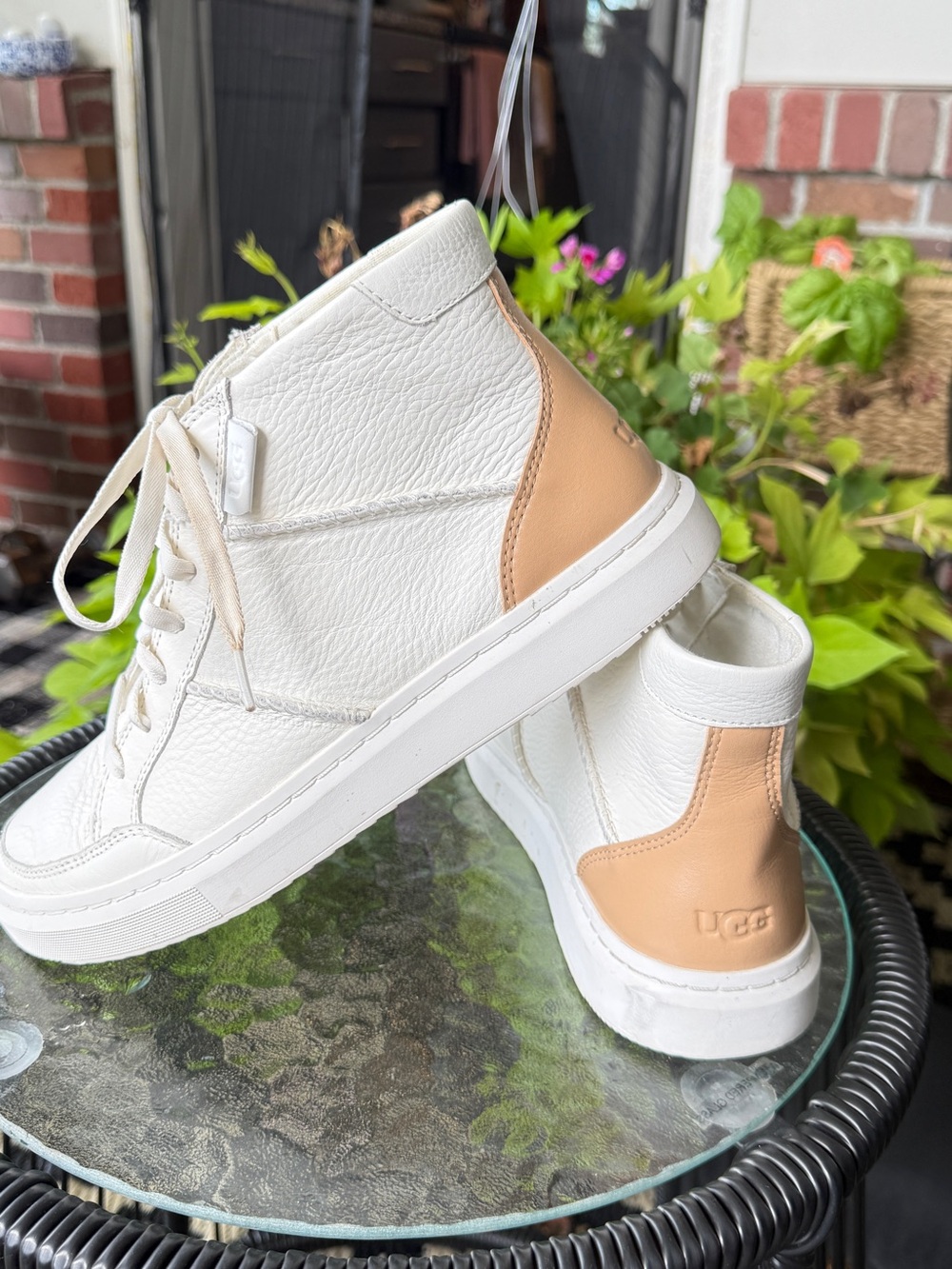 UGG Women’s White Leather High Top Sneakers Tan Heel Lace Up Shoes